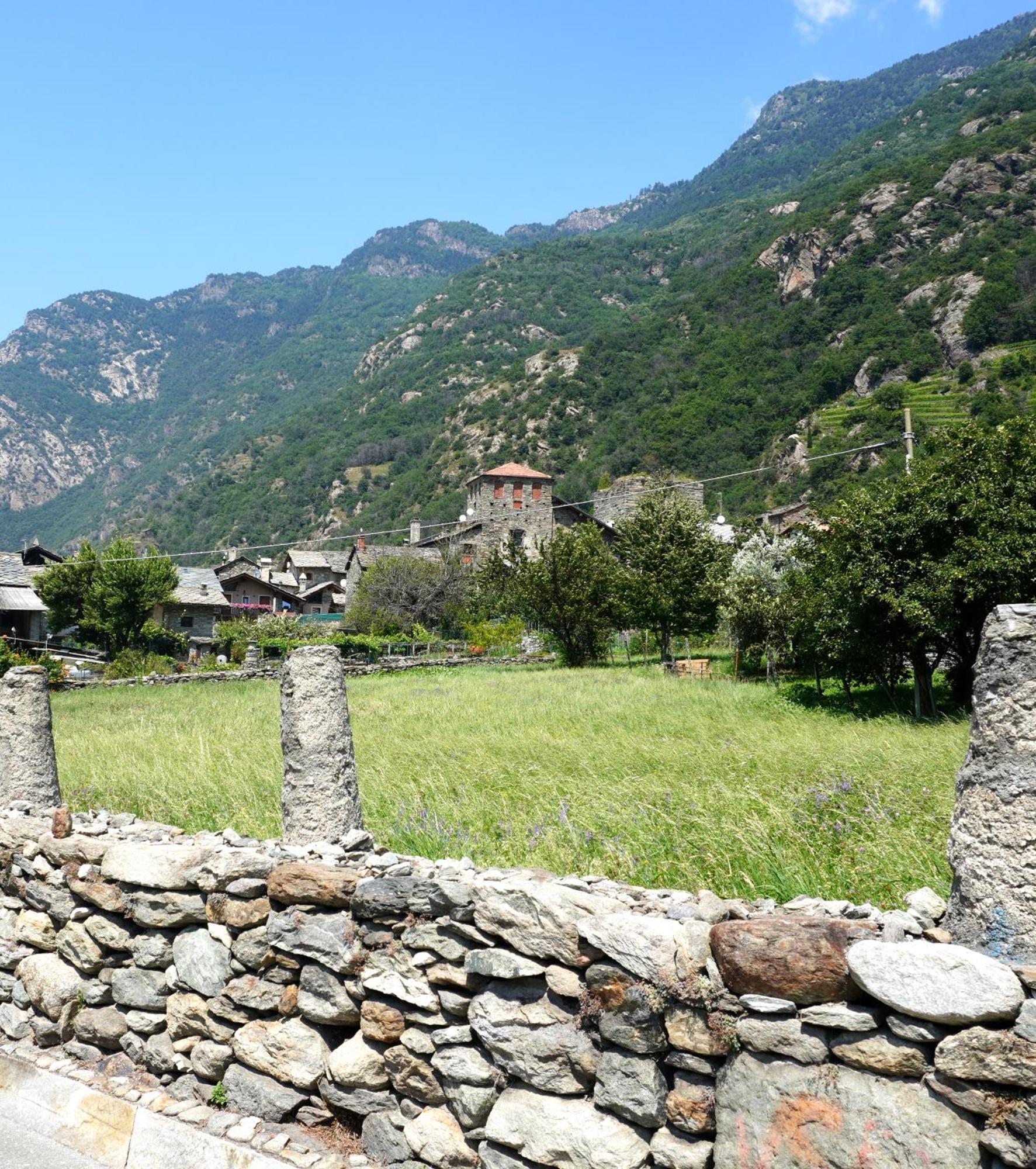 La Torre Colombaia - Monumento Del 1400 Apartment Arnad ภายนอก รูปภาพ